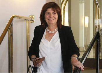 Luego de que Larreta presentara a su equipo, Bullrich agregó el nombre de otro economista a su staff
