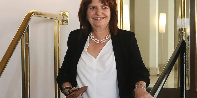 Luego de que Larreta presentara a su equipo, Bullrich agregó el nombre de otro economista a su staff