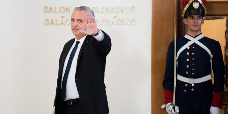 Coparticipación: el Gobierno ya trabaja en la estrategia legal y hará el planteo ante la Corte esta semana