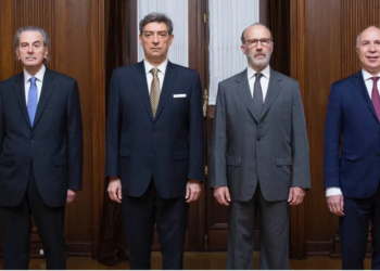 Los jueces de la Corte acordaron no responder los ataques y ampliaron su agenda de sentencias