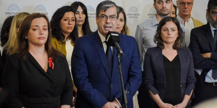 Diputados: el oficialismo, cerca de quebrar el bloqueo de Juntos por el Cambio con una sesión “de último minuto”