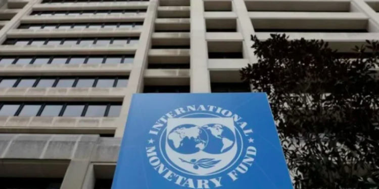 El staff del FMI redujo en USD 3.500 millones la meta de reservas del Banco Central para fin de marzo