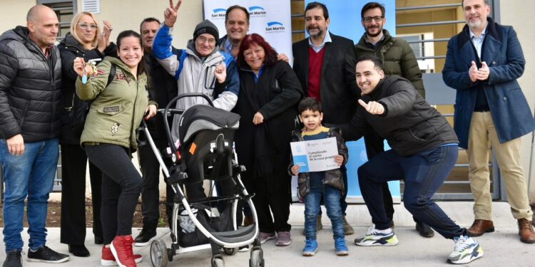 Se inauguró el segundo DDUU de Procrear en San Martín