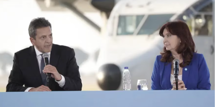 El oficialismo lanzó la campaña sin el “programa” que pidió Cristina, pero el kirchnerismo espera acordar un plan