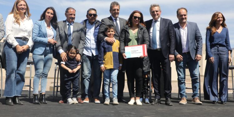 La Rioja: El Gobierno Nacional entregó más de 500 viviendas