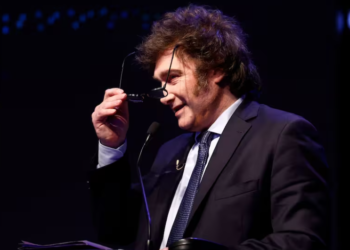 Javier Milei reavivó el debate sobre la violencia de los 70 y recibió fuertes críticas del oficialismo y la oposición