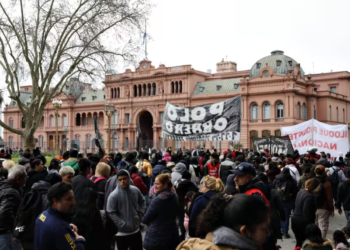 El Gobierno acumuló más de 1000 denuncias por el manejo de planes sociales y acusará a los intermediarios por extorsión