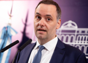 Primeras medidas del gobierno de Javier Milei, en vivo: se publicó el primer DNU y confirma la reducción de ministerios