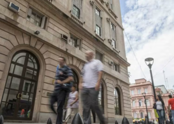 Quiénes tallan en el complejo rearmado de la central de inteligencia