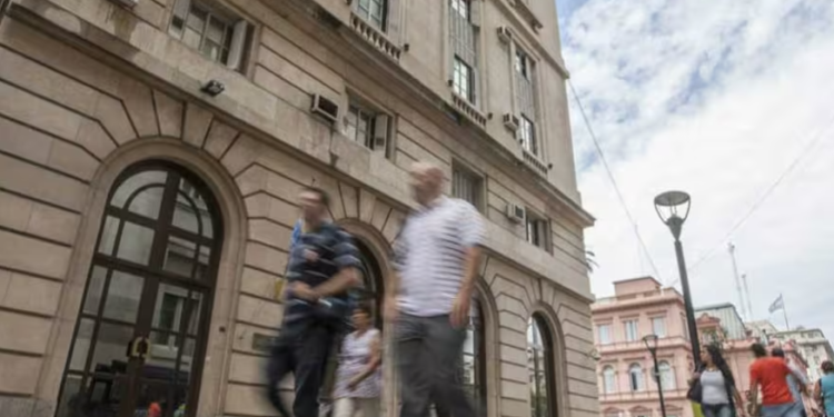 Quiénes tallan en el complejo rearmado de la central de inteligencia