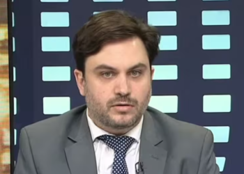 Ramiro Marra cruzó a Ricardo Quintela por la idea de sacar una cuasimoneda en La Rioja: “Son papelitos de colores, quiere desestabilizar”