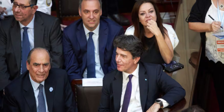 Cumbre en la Casa Rosada para acelerar las gestiones por la ley ómnibus y convocar a los gobernadores por grupos