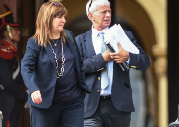 Protesta en ministerios: Bullrich cargó contra ATE, defendió el operativo y lanzó un aviso por si ingresan