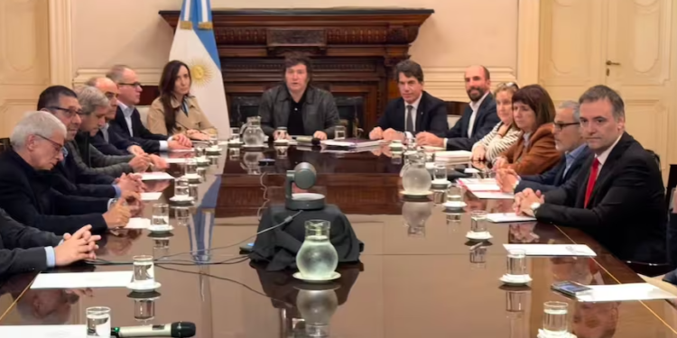 En el Poder Ejecutivo hay descalabro con los sueldos y el Gobierno busca corregirlo con un “paquete anticasta”