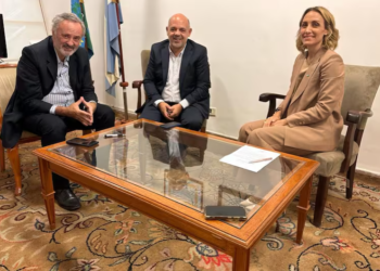 Los libertarios suman dirigentes bonaerenses de Juntos por el Cambio y proyectan hacia 2025