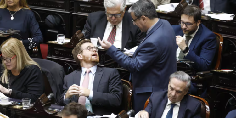 La votación de la Ley Bases de Milei dejó secuelas en la oposición dialoguista: el impacto en Pro, la UCR y el bloque de Pichetto