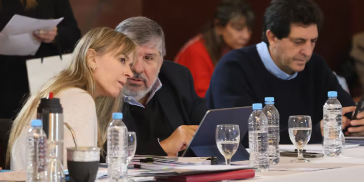 Ley Bases | El impuesto al tabaco se convirtió en un tema casi prohibido en el Senado