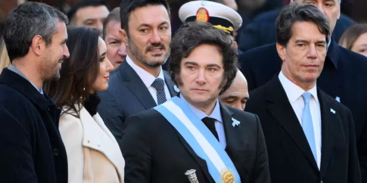 Javier Milei le aceptó la renuncia a Nicolás Posse: Guillermo Francos será el nuevo jefe de Gabinete y Sturzenegger asume un nuevo ministerio