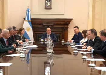 Guillermo Francos encabeza su primera reunión como jefe de Gabinete y activa un comité de transición