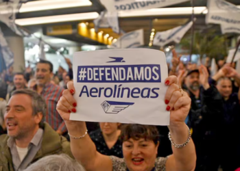 Medida de fuerza contra el Gobierno: se llevaron a cabo las asambleas y hubo algunas complicaciones en los vuelos