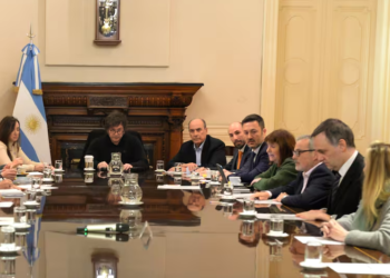 Javier Milei encabezó la reunión de Gabinete sin la presencia de Sandra Pettovello