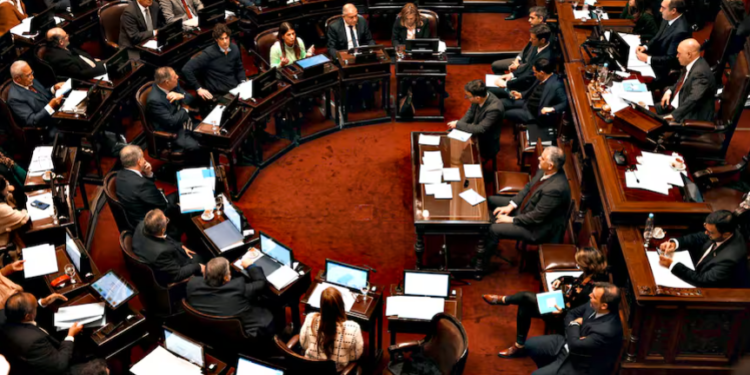 La oposición en el Senado desafía el equilibrio fiscal de Milei y amenaza con aumentar el gasto medio punto del PBI