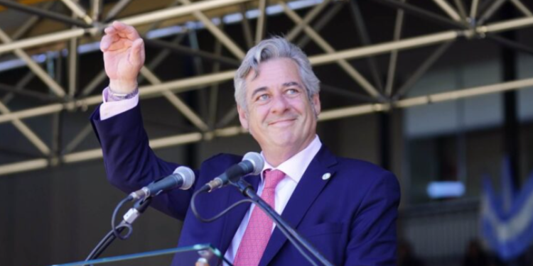 Quién es Nicolás Pino, el funcionario de la Sociedad Rural que fue blanco de un ataque