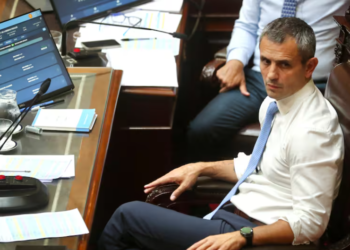 Diputados: a pesar del impulso para imponer la agenda oficialista, Menem no logra reconducir el diálogo con los principales referentes de la oposición