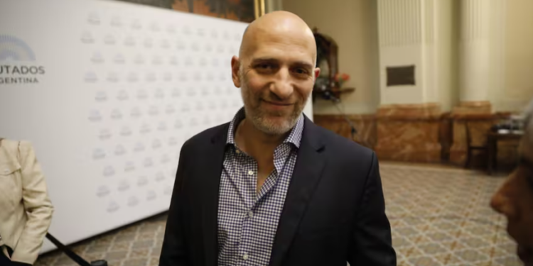 Emiliano Yacobitti cruzó al Gobierno por la acusación de que las universidades “inventan” alumnos para cobrar fondos