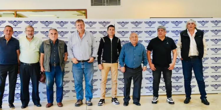 El paro de transporte se desinfla sin la adhesión de los colectiveros de la UTA