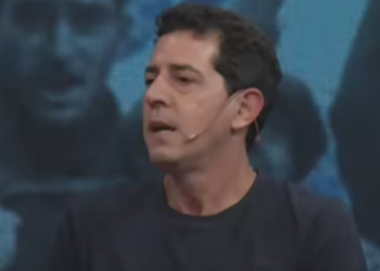 Wado de Pedro dijo que el próximo gobierno peronista deberá tener “un DNU más grande que el de Sturzenegger”