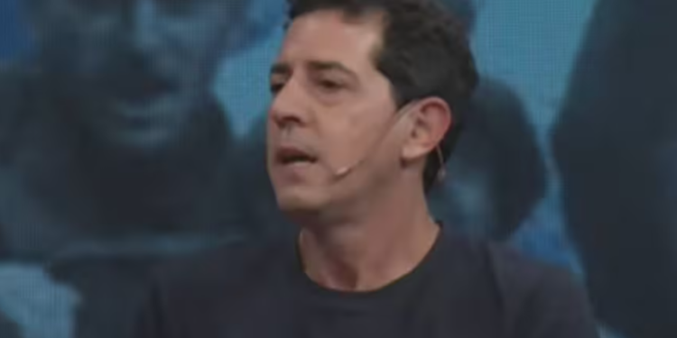 Wado de Pedro dijo que el próximo gobierno peronista deberá tener “un DNU más grande que el de Sturzenegger”