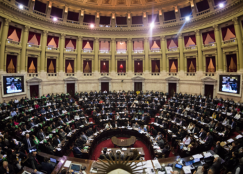 Presupuesto 2025: uno por uno, los ejes centrales que marcan el pulso de las negociaciones entre la oposición dialoguista y el Gobierno