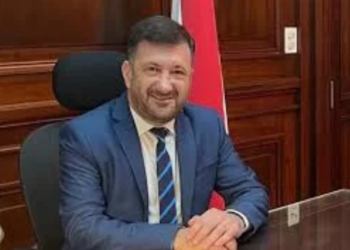 Echaron a Edgardo Kueider del departamento en el que cumplían prisión domiciliaria