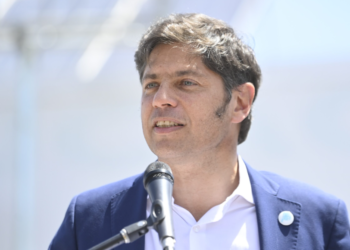 Oficializan la prórroga del Presupuesto bonaerense 2023 y de la Ley Impositiva 2024