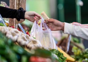 Los consumidores pagaron los agroalimentos casi 4 veces más de lo que cobraron los productores en diciembre
