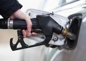 El Gobierno autorizó el autodespacho de combustible