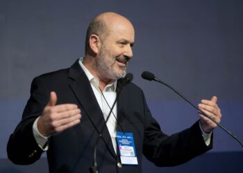 El Gobierno inauguró la “Motosierra 2.0″ para eliminar áreas del Estado que no sirven