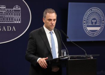 El Gobierno prohibirá los tratamientos de cambio de género para menores de 18 años