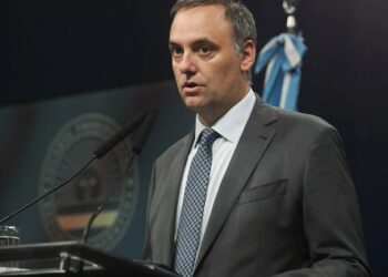 El Gobierno dio de baja la licitación de la Hidrovía