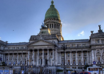 El Gobierno buscará respaldos de bloques dialoguistas para el acuerdo con el FMI