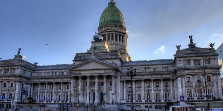 El Gobierno buscará respaldos de bloques dialoguistas para el acuerdo con el FMI