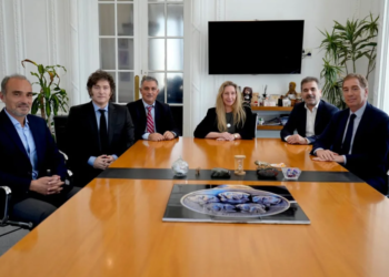 El Gobierno recibió a Santilli y a Ritondo y acelera la alianza electoral en la provincia