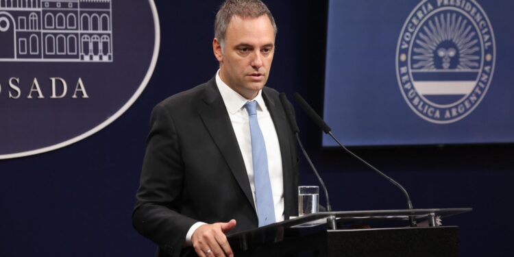 El Gobierno ordenó desclasificar los archivos vinculados al accionar de las Fuerzas Armadas durante la Dictadura