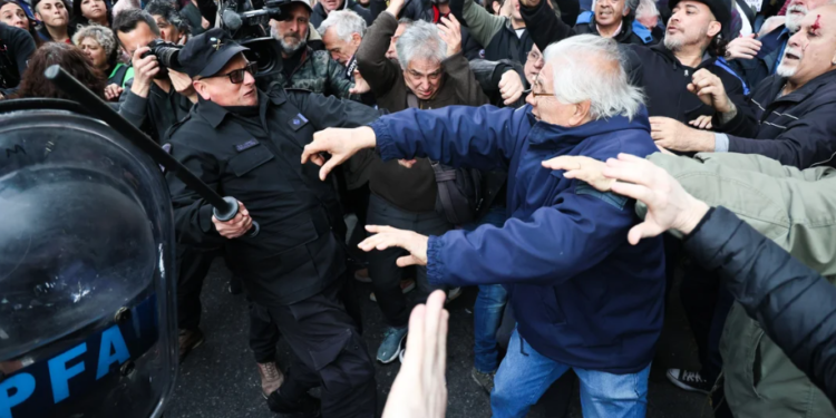 Marcha de los jubilados: prohíben que Bullrich esté a cargo del operativo de seguridad