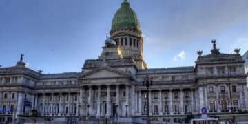 Semana política y económica caliente: cómo sigue el dólar flotante, la sesión por $Libra y marcha de la CGT