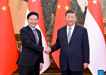 Xi Jinping se reúne con primer ministro singapurense y pide impulsar cooperación entre China y Singapur