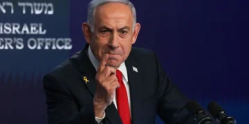 Israel bombardea instalaciones nucleares y militares en Irán y mata al jefe de la Guardia Revolucionaria