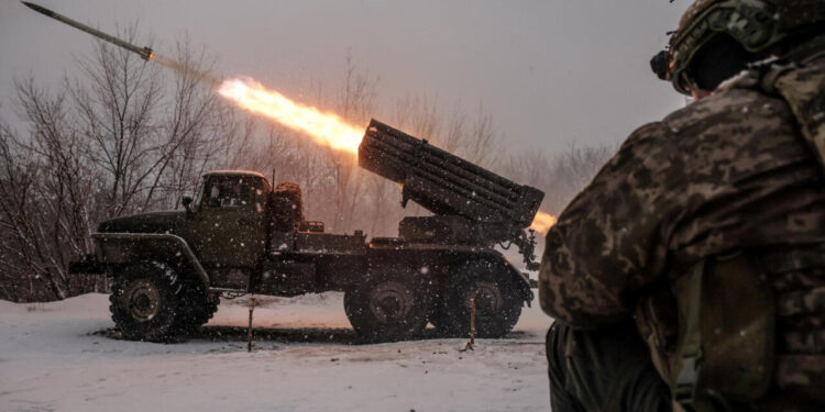 Alarma en Ucrania por la suspensión del envío de armas de Estados Unidos