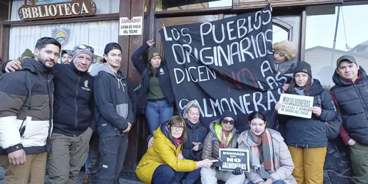 El Gobierno negó la consulta previa a los pueblos indígenas por las salmoneras